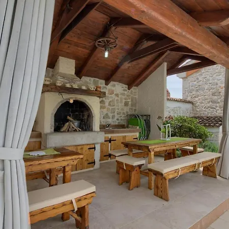 Stone Parentium With Private Pool In Porec 빌라 Dračevac
