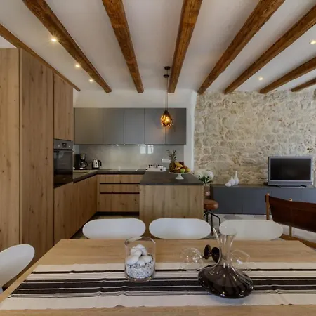 Stone Parentium With Private Pool In Porec 빌라 *