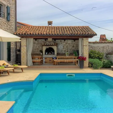 Stone Parentium With Private Pool In Porec * Dračevac