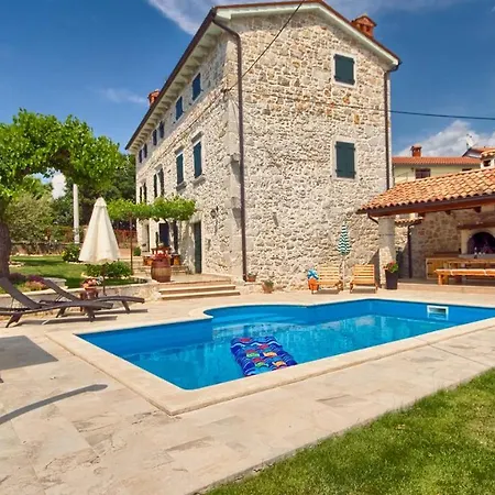 Stone Parentium With Private Pool In Porec * Dračevac