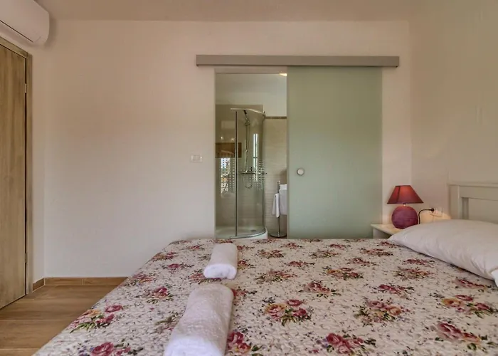 Willa Stone Parentium With Private Pool In Porec