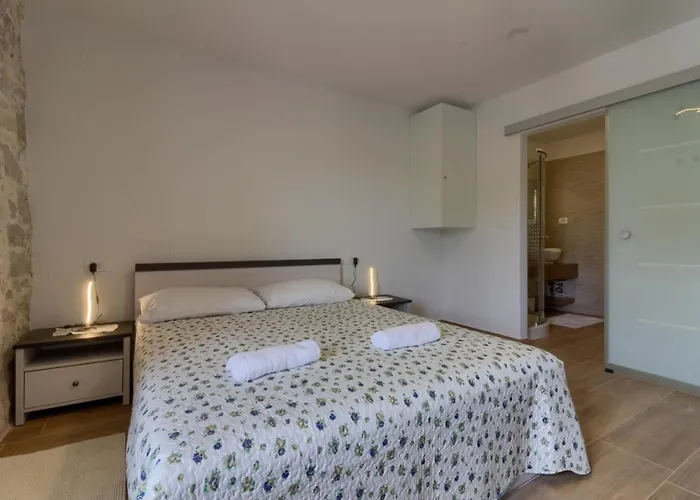 Stone Parentium With Private Pool In Porec Willa *