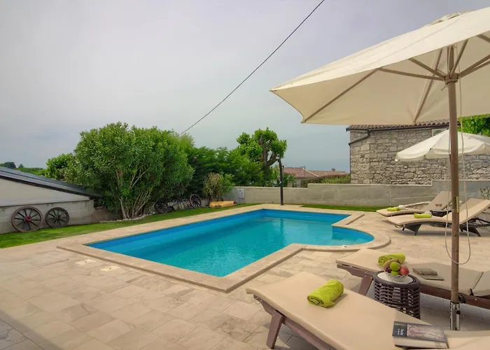 Stone Parentium With Private Pool In Porec *