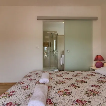 Vila Stone Parentium With Private Pool In Porec
