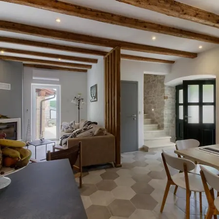 Stone Parentium With Private Pool In Porec Dracevac