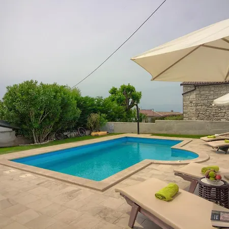 Stone Parentium With Private Pool In Porec *