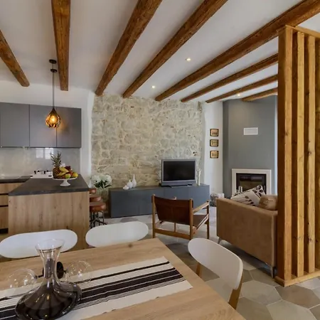 Stone Parentium With Private Pool In Porec Vila *