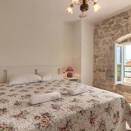 Vila Stone Parentium With Private Pool In Porec *